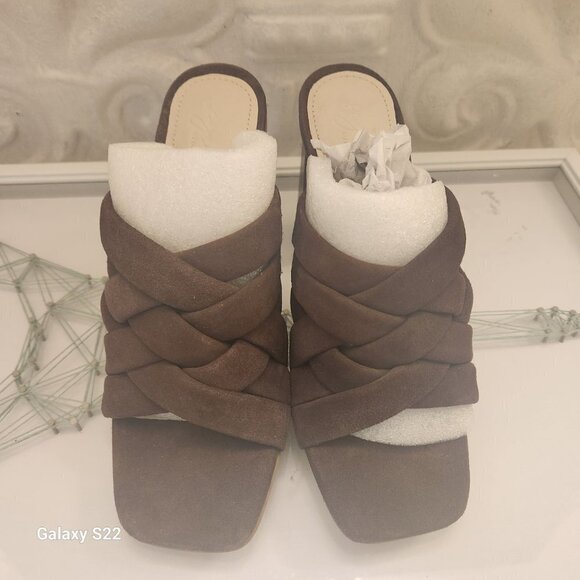 Journee Collection "Lyddie" Leather Sandals. NWT. Size 7 - Picture 7 of 10